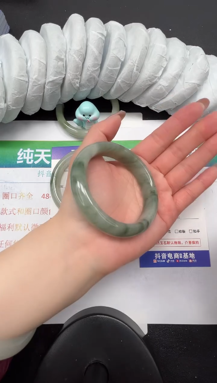 【闪购商品】石英质玉手镯未镶嵌228-54.3