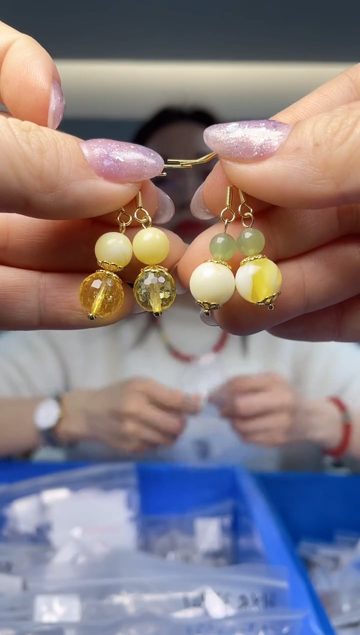 【闪购商品】蜜蜡裸石未镶嵌多样性发一件