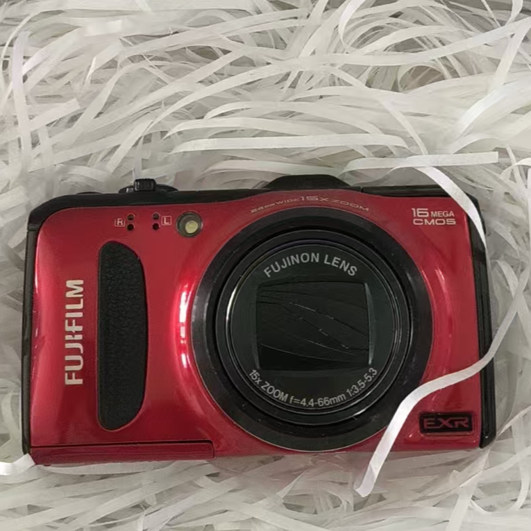 95新 Fujifilm/富士 富士F600红色1200W15倍变焦数码相机高清照相
