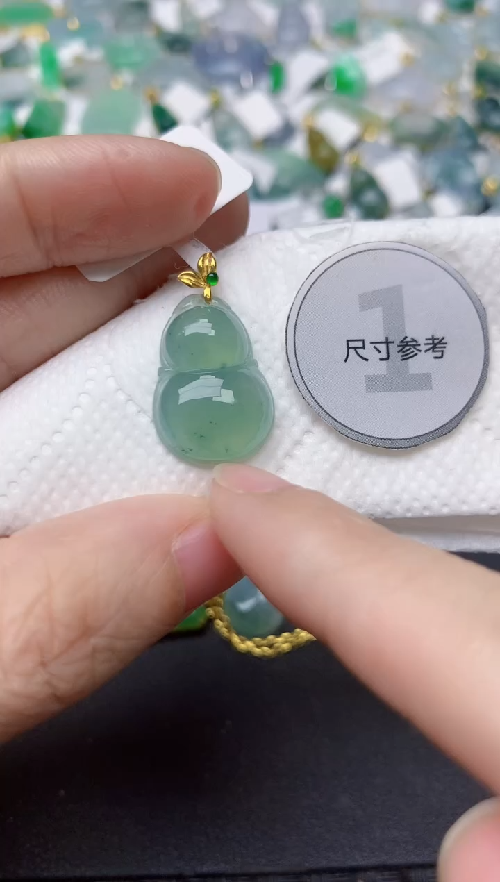 颈饰18K金镶嵌翡翠天然缅甸A货翡翠