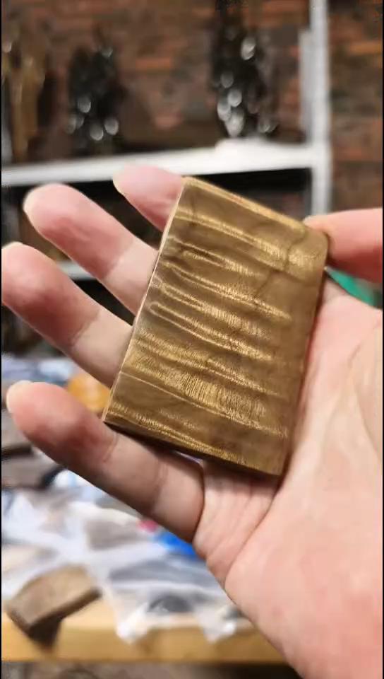 金丝楠无事牌手把件