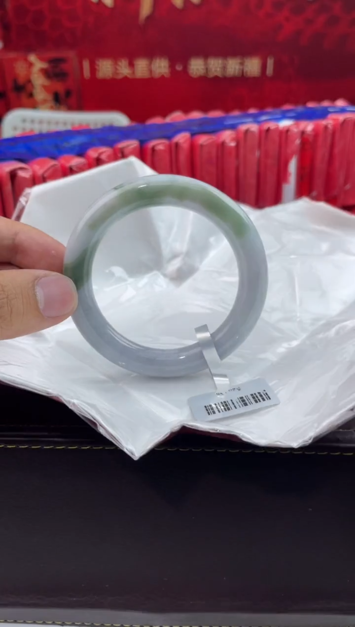 【闪购商品】翡翠手镯未镶嵌3翡翠手镯（微瑕）