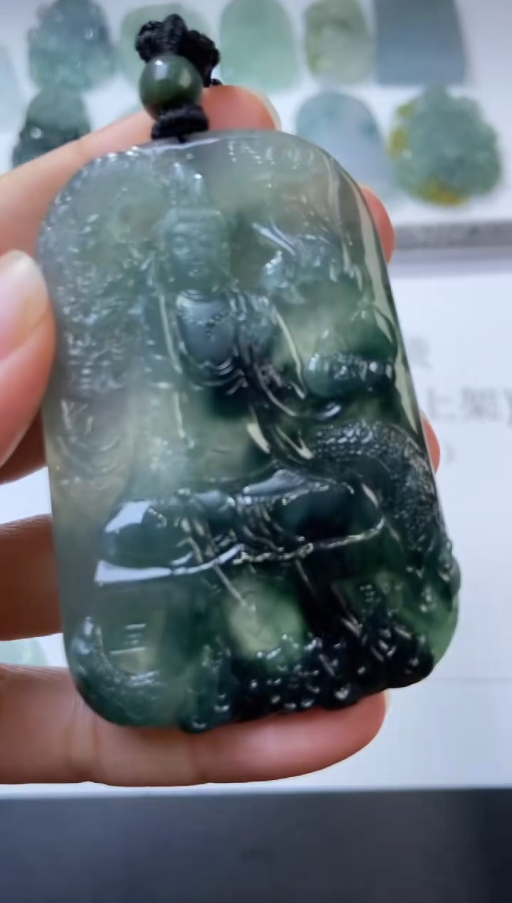 未镶嵌挂件翡翠379141    多人 