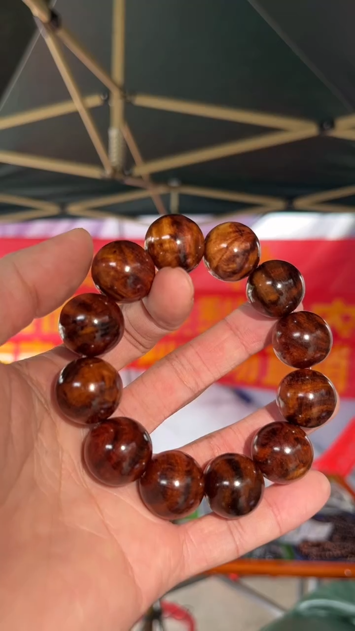 黄花梨/降香黄檀海南黄花梨瘤疤芝麻点2.0手串（318）