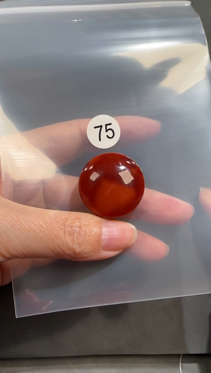 未镶嵌南红玛瑙珠宝半成品疏**斜原矿无优化微瑕玫红圆牌