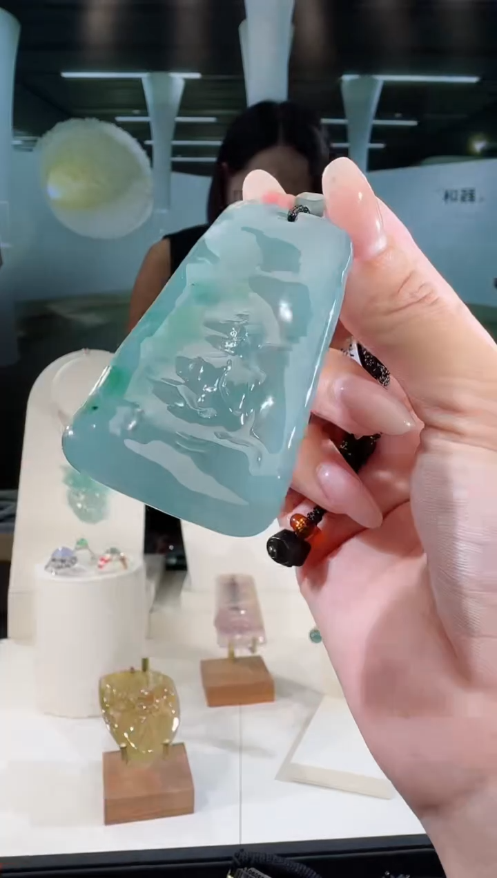 翡翠未镶嵌吊坠(不含链)观音