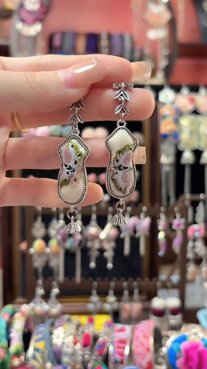 织绣 云织谣民族风精美饰品   277