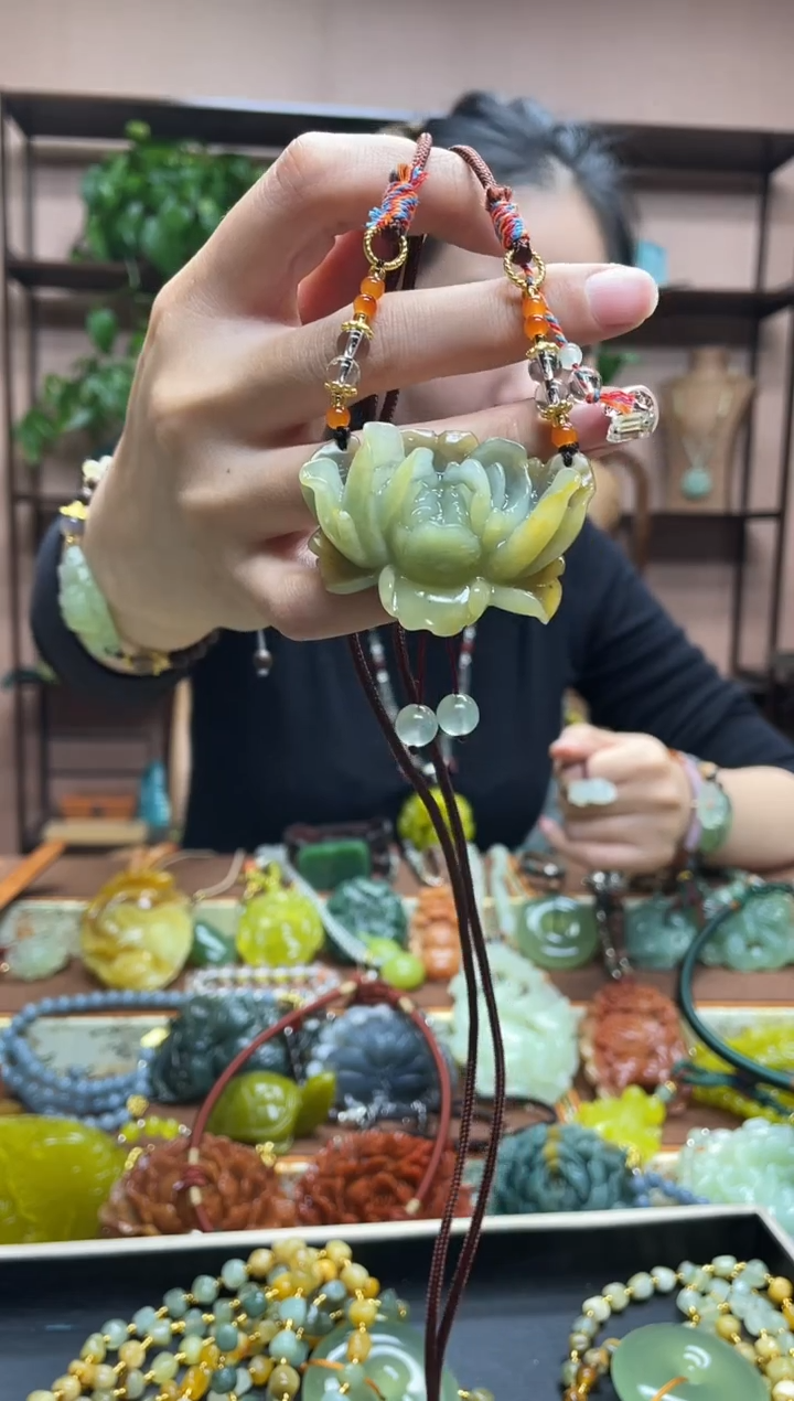 未镶嵌岫玉吊坠·