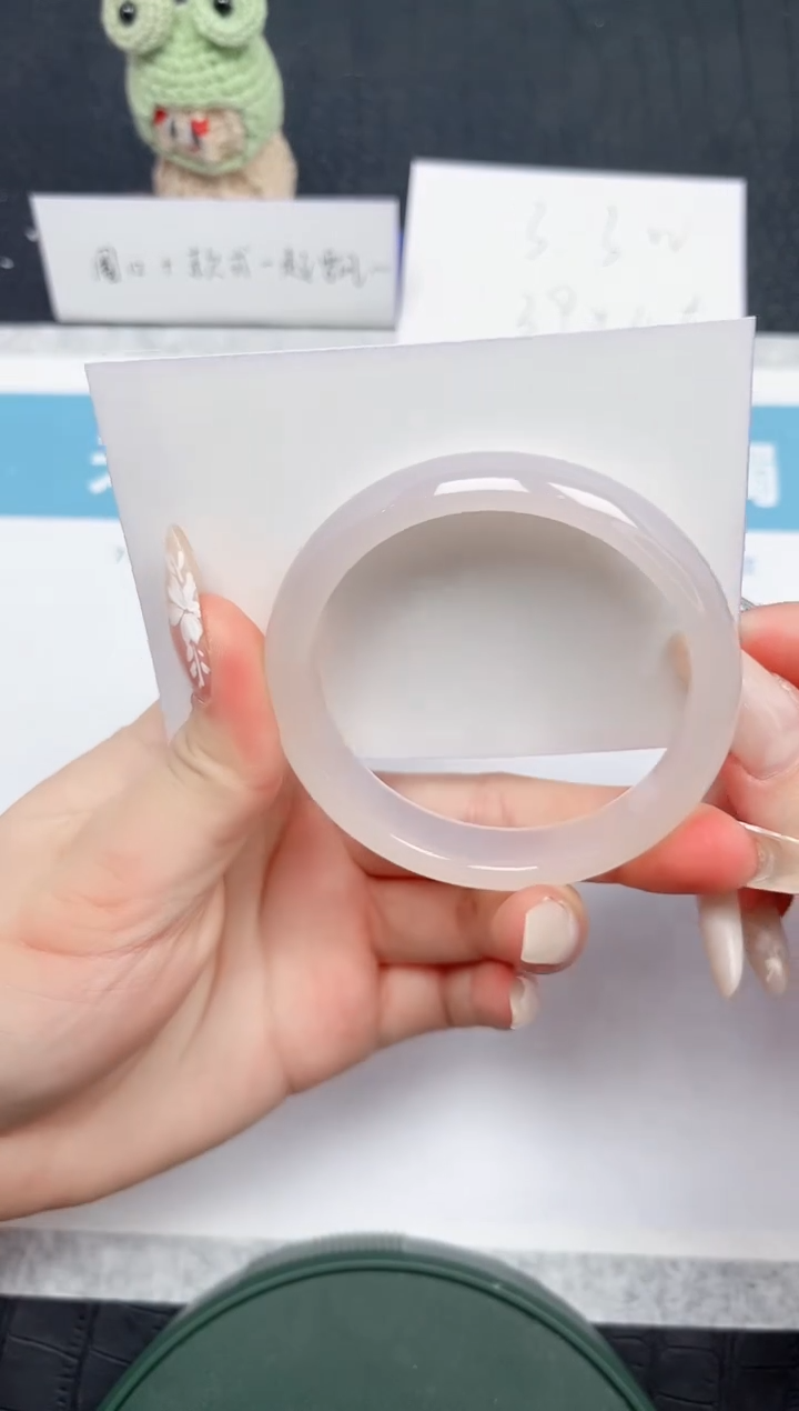 【闪购商品】石英质玉手镯未镶嵌124-55.8