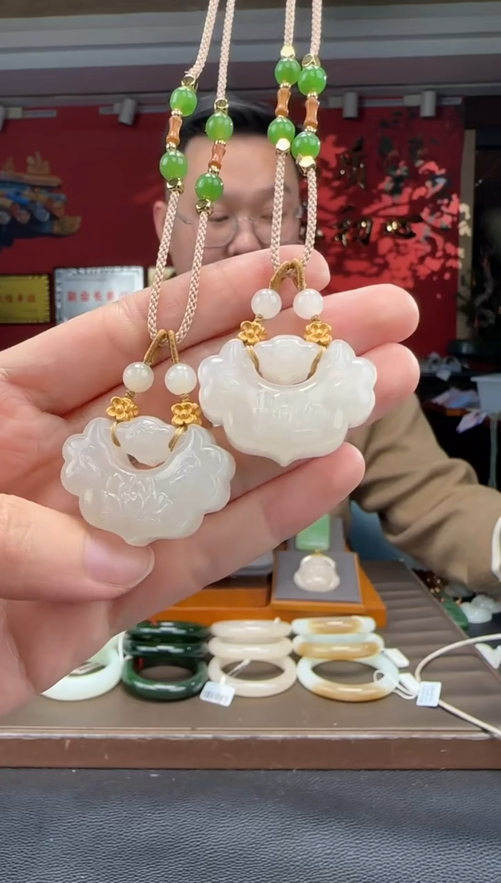 颈饰未镶嵌和田玉白玉如意锁吊坠 多样性发货拍一发一