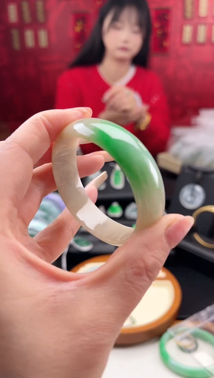 【闪购商品】翡翠手镯未镶嵌手镯