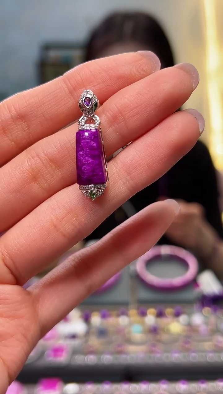 【闪购商品】苏纪石（舒俱来）吊坠(不含链)18K金镶嵌1