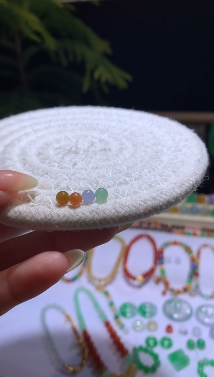 【闪购商品】定制翡翠未镶嵌4.5珠子380+38