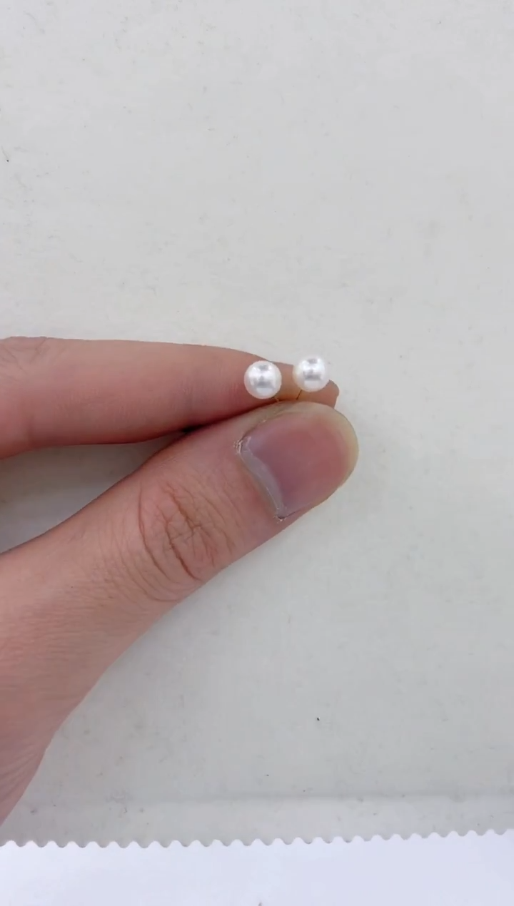 18K金镶嵌耳饰海水珍珠  