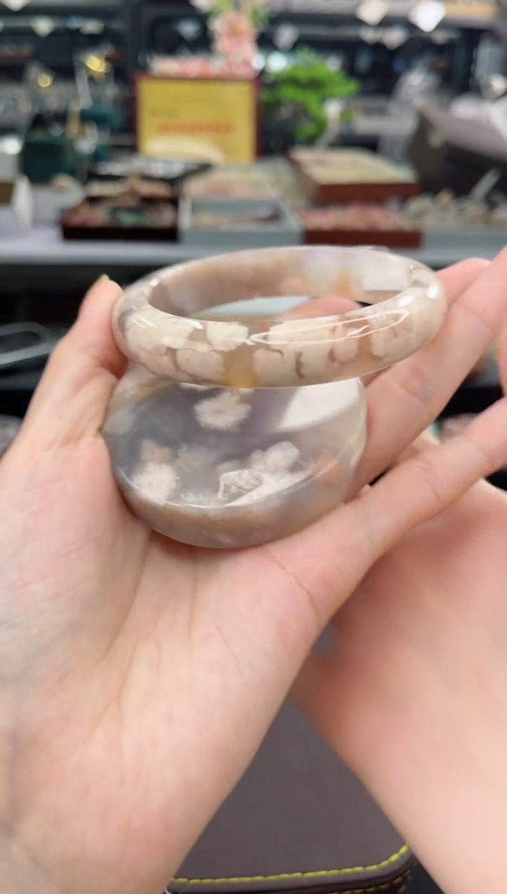 【闪购商品】石英质玉手镯未镶嵌61圈口（赠品镯心）1491273