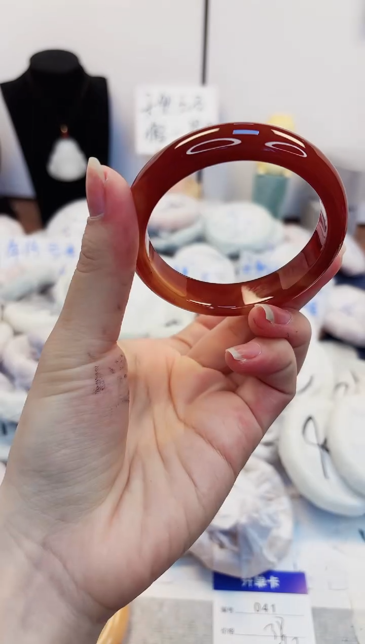 【闪购商品】石英质玉手镯未镶嵌41