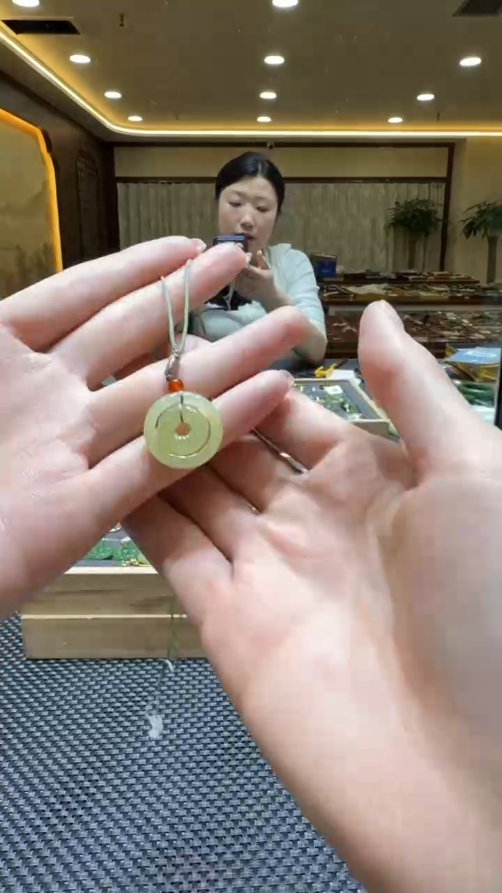 颈饰未镶嵌和田玉挂件