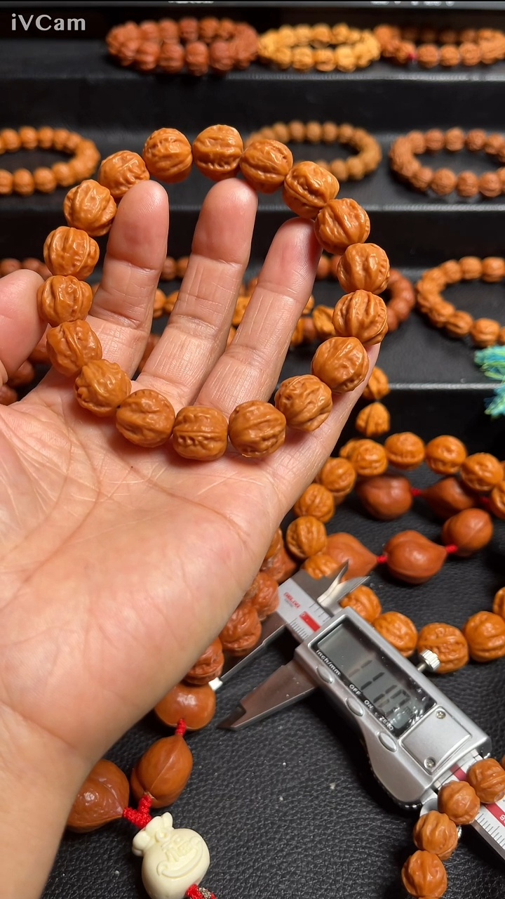 吊坠桃核行***。文玩手串