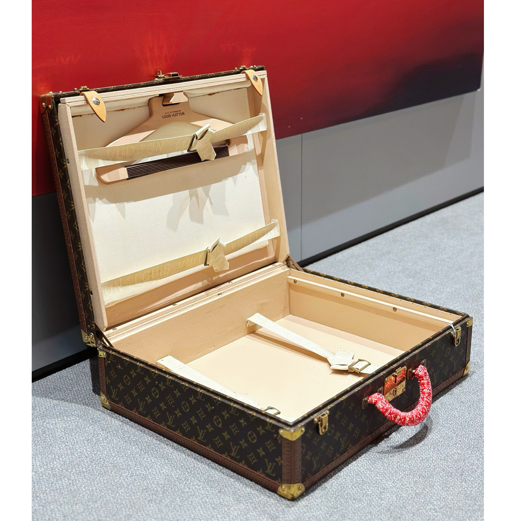 99新 LouisVuitton/路易威登 老佛爷 老花手提衣架行李箱65