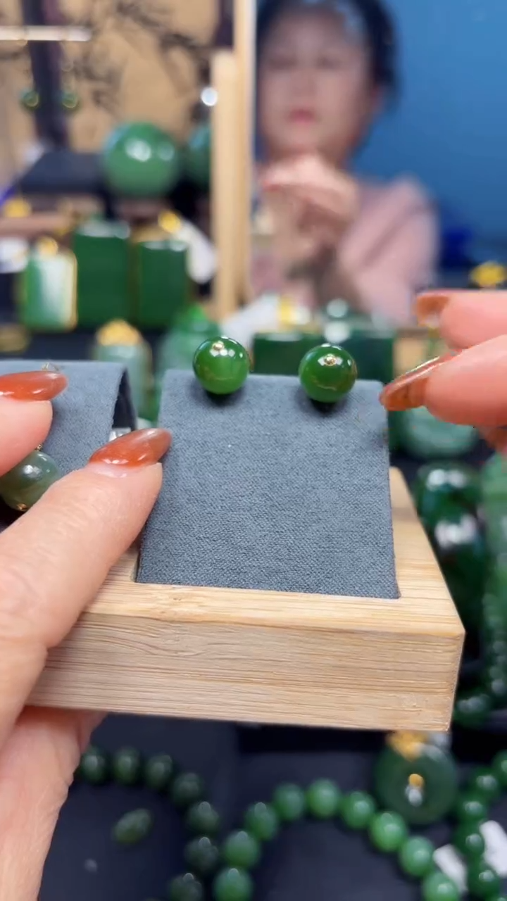 【闪购商品】和田玉（碧玉）吊坠(不含链)18K金镶嵌1