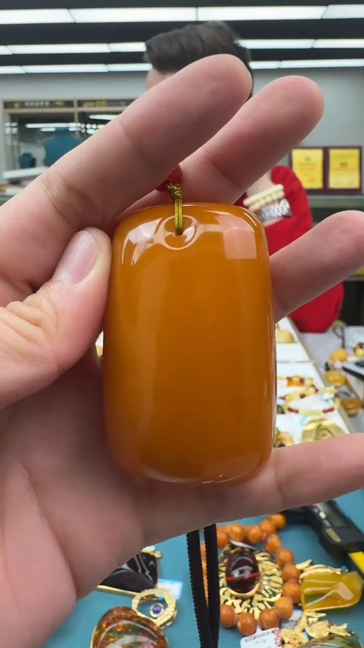 【闪购商品】琥珀颈饰未镶嵌184秒拍号