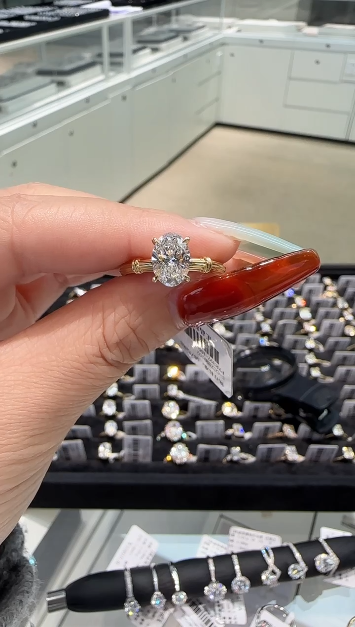 【闪购商品】合成钻石18K金镶嵌罗马柱15#1.3ct