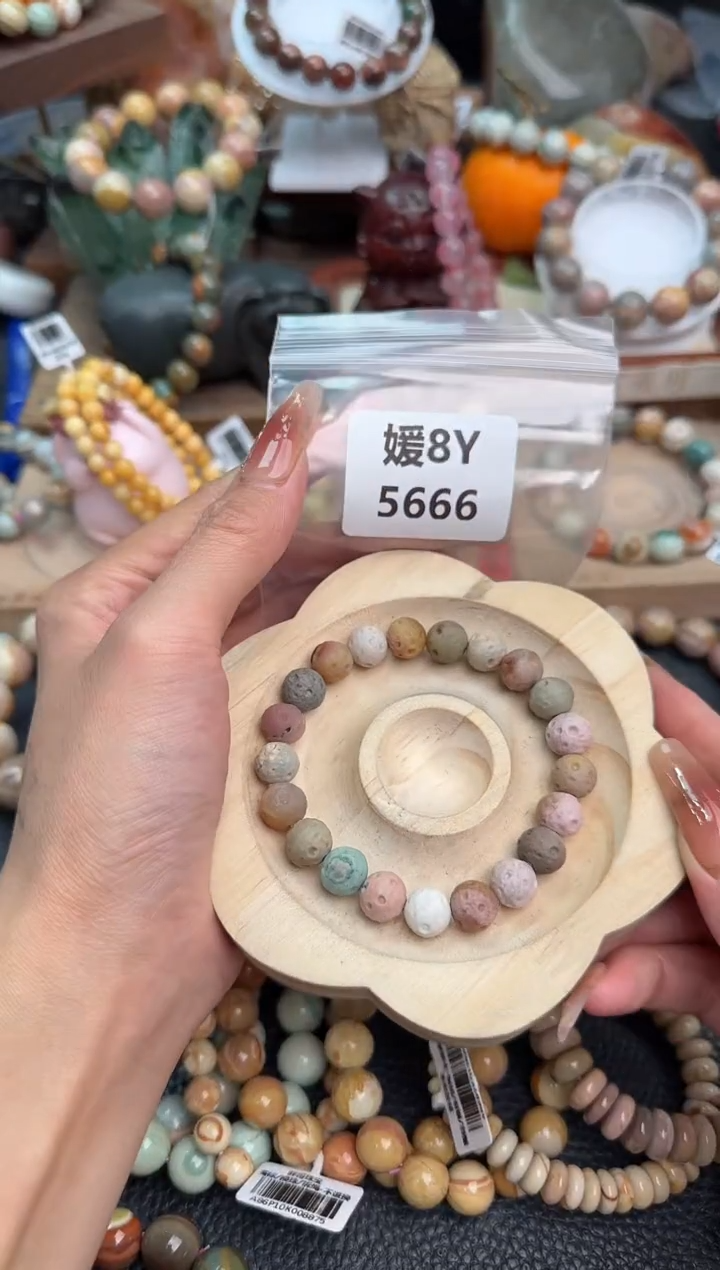 【闪购商品】石英质玉手链未镶嵌8Y5666