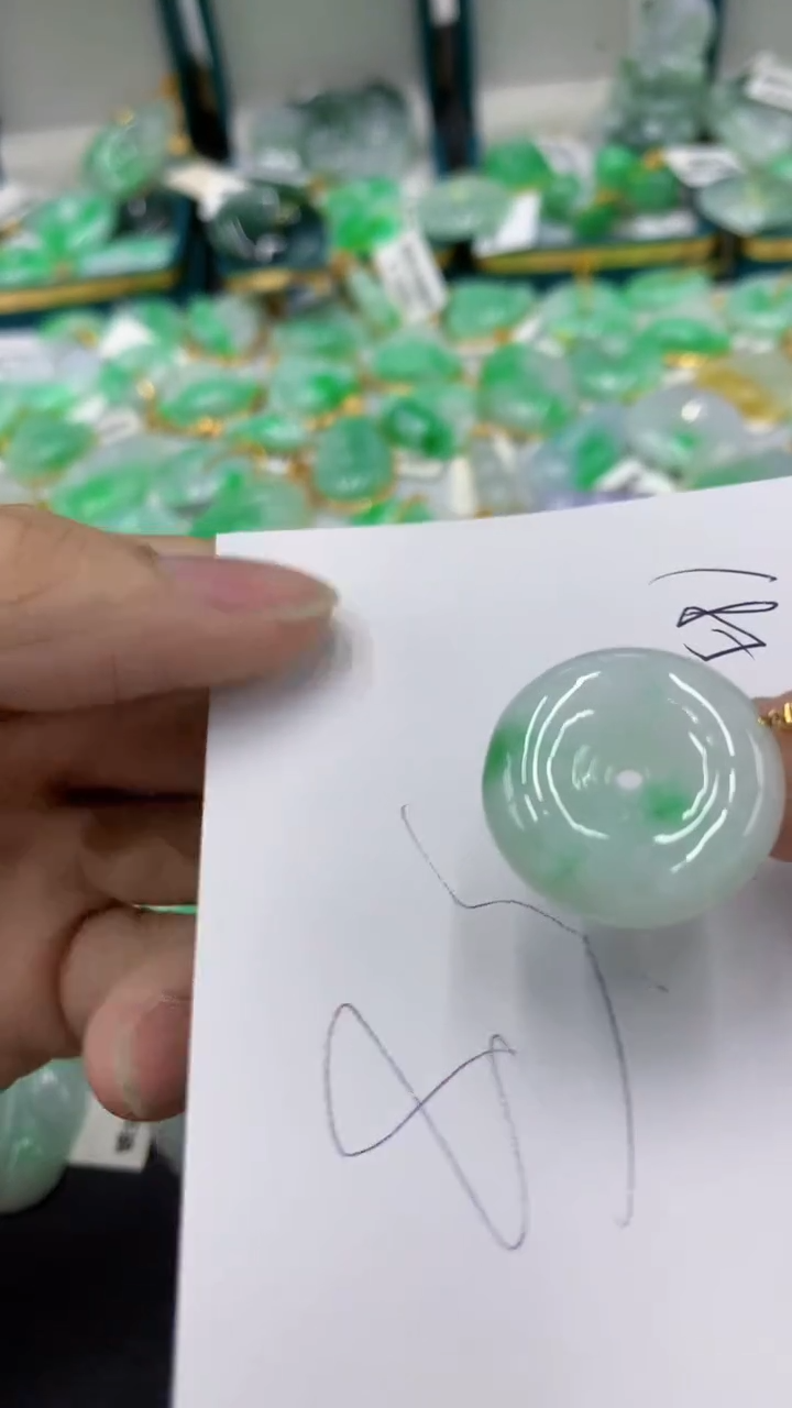 翡翠18K金镶嵌颈饰11111111