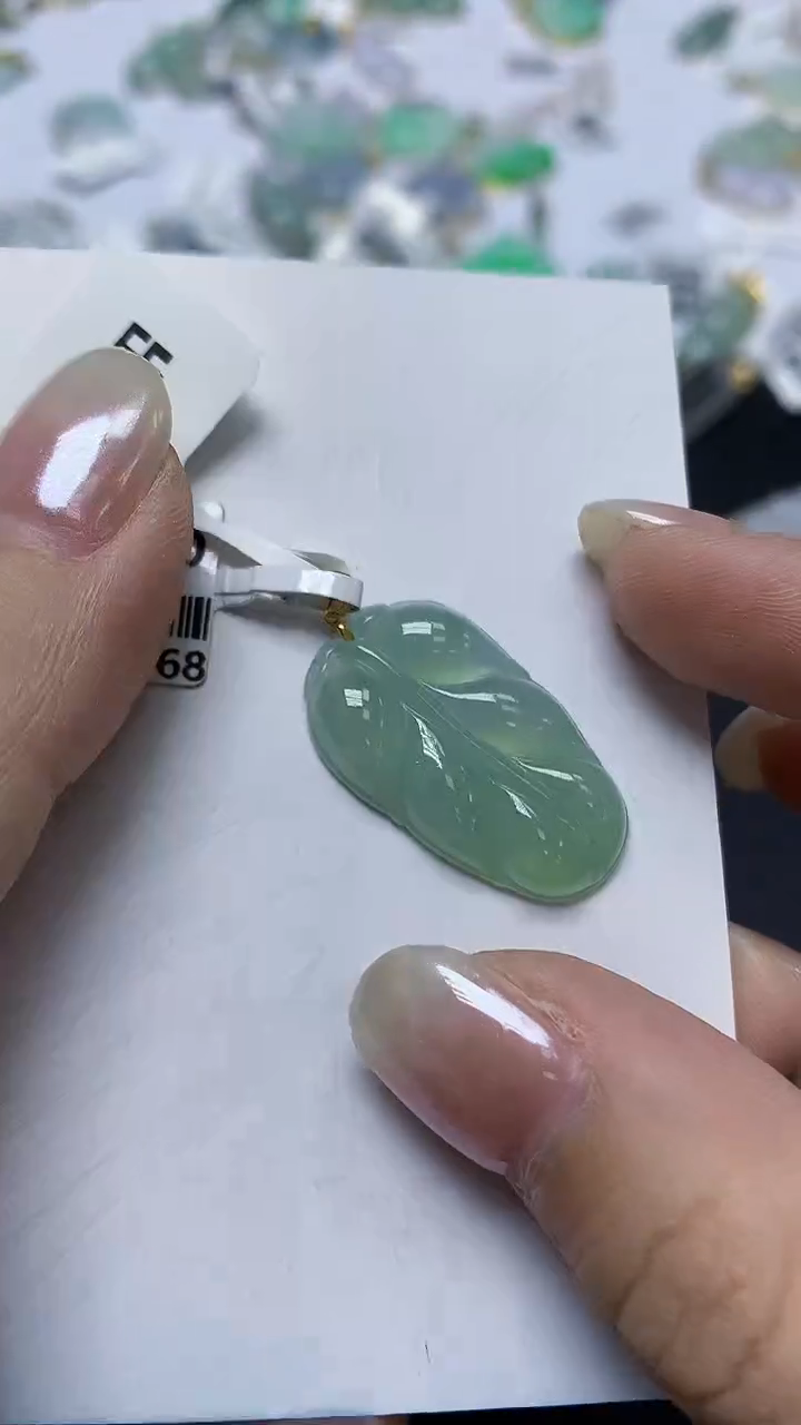 翡翠18K金镶嵌颈饰天然缅甸翡翠A货