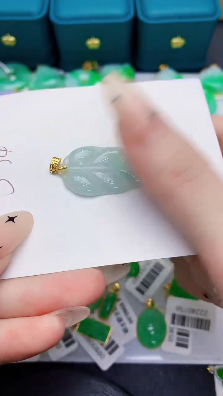 颈饰18K金镶嵌翡翠缅甸天然翡翠A货