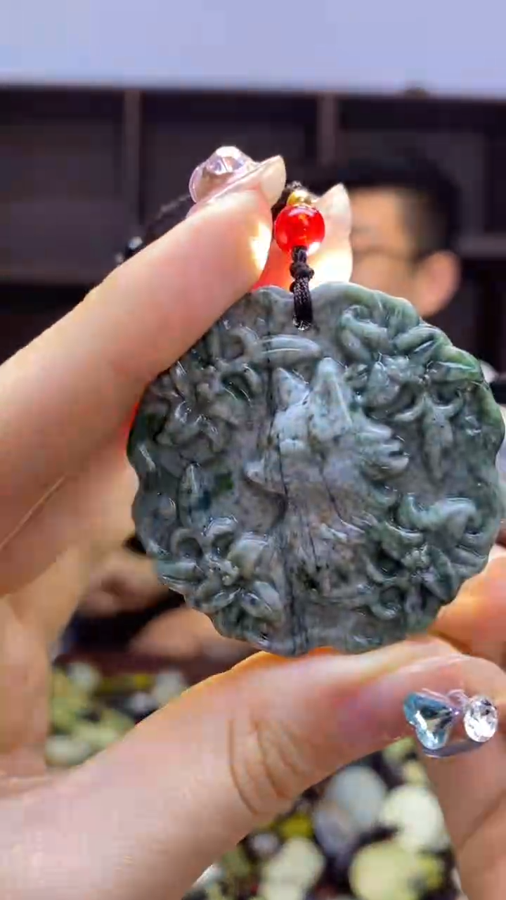 未镶嵌岫玉挂件  