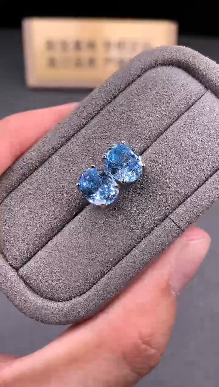 银S925镶嵌耳钉海蓝宝石2222