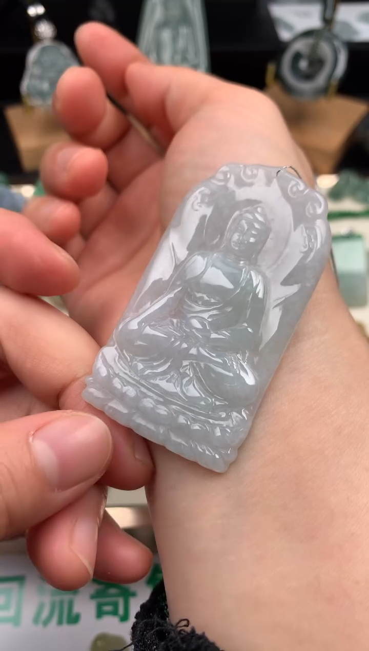 颈饰未镶嵌翡翠大日