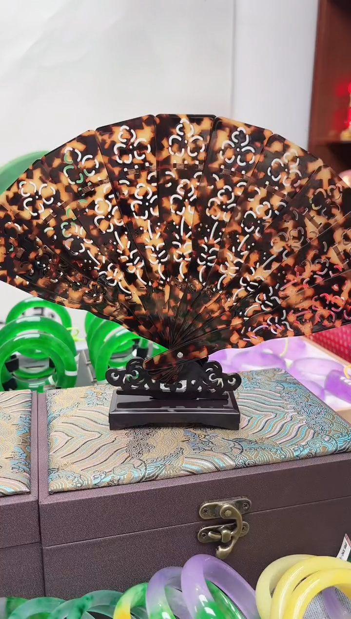 高货小帽子扇子摆件