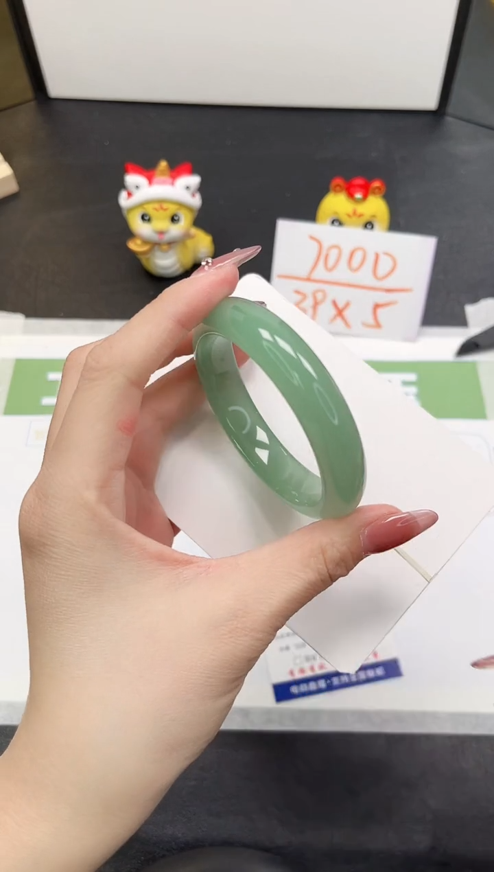 【闪购商品】石英质玉手镯未镶嵌272-54.3