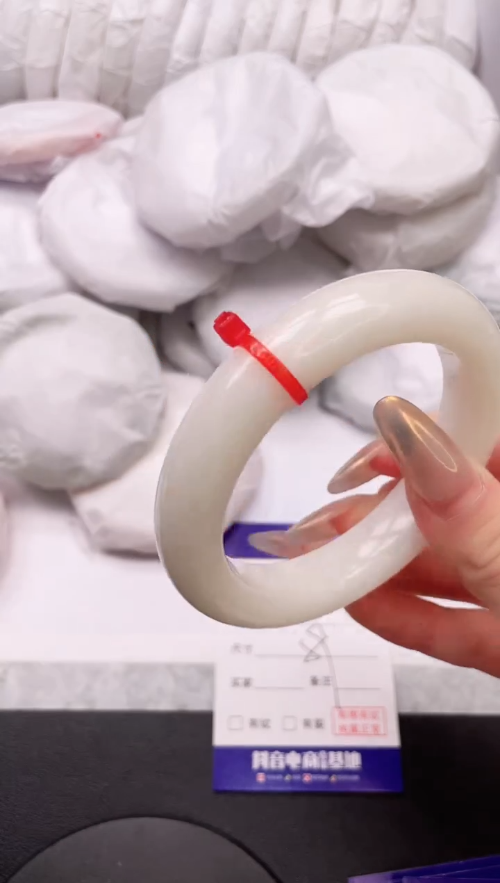 【闪购商品】和田玉手镯未镶嵌3K558-59