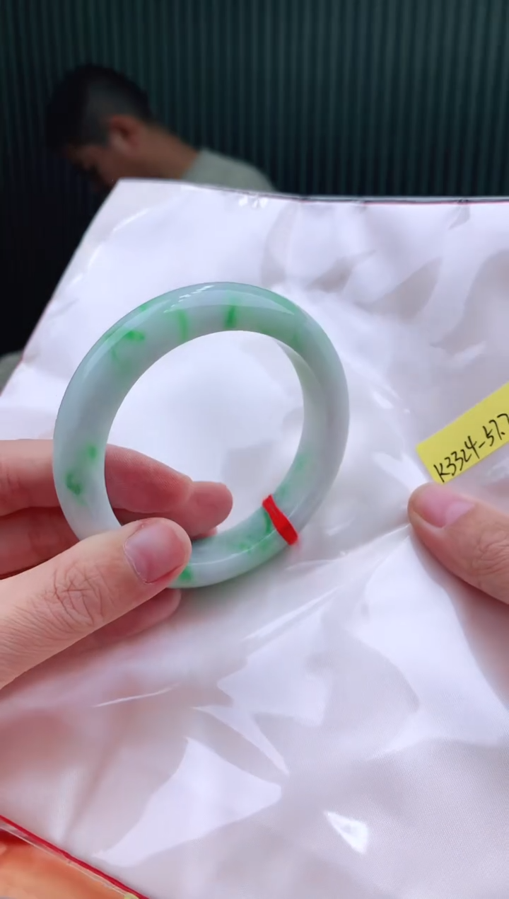 未镶嵌手镯翡翠52+