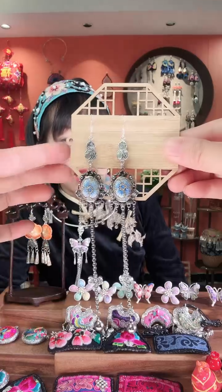 非遗手工刺绣苗绣首饰12