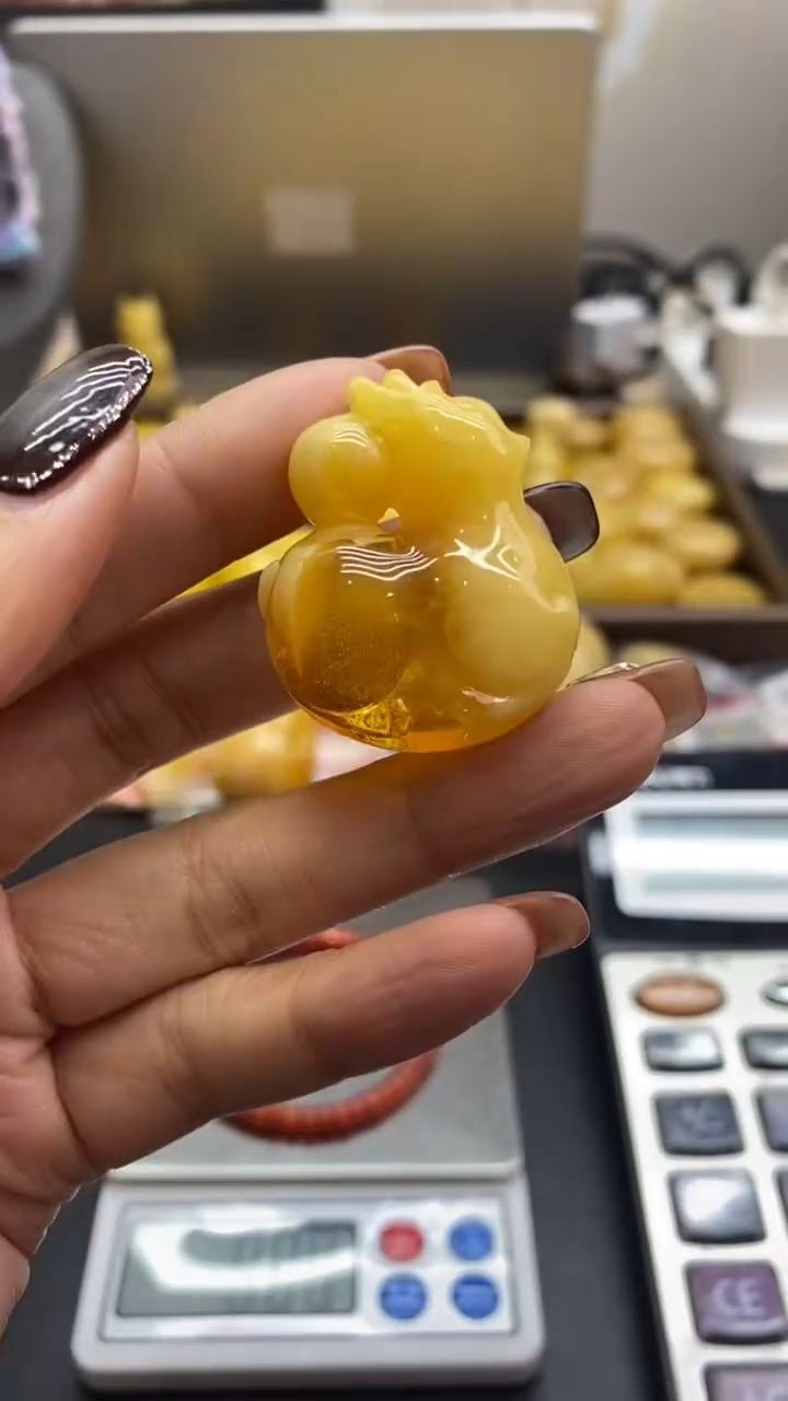 琥珀未镶嵌珠宝奇石1049