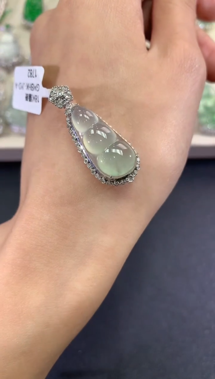 【闪购商品】翡翠吊坠(不含链)18K金镶嵌D12   