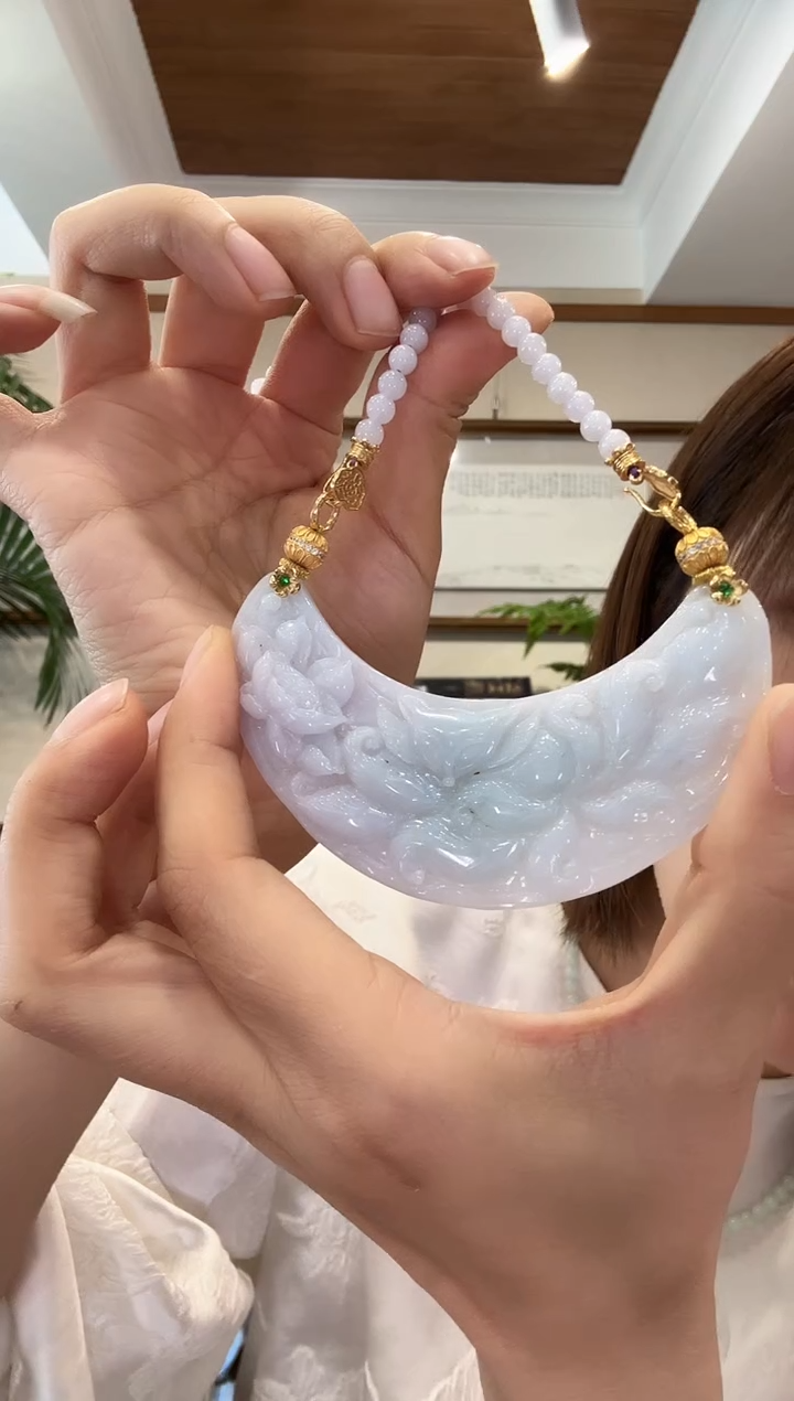 翡翠未镶嵌颈饰国风