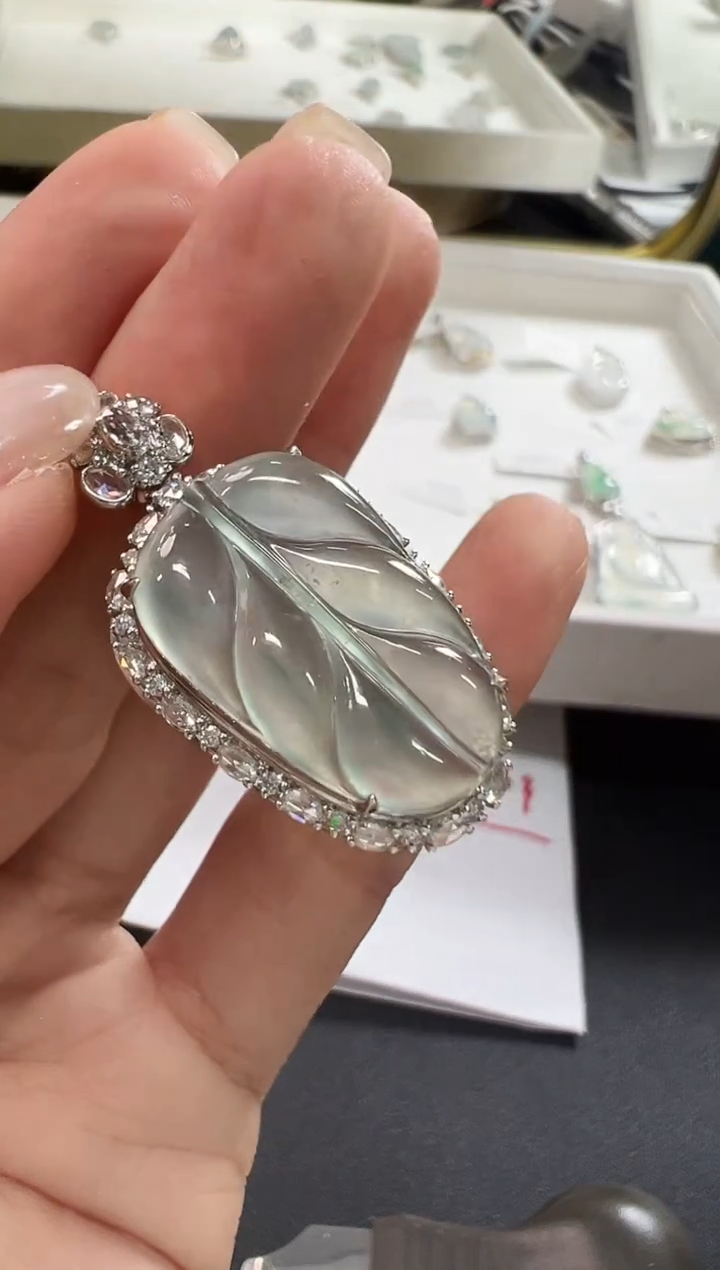 颈饰18K金镶嵌翡翠KYY1128-005