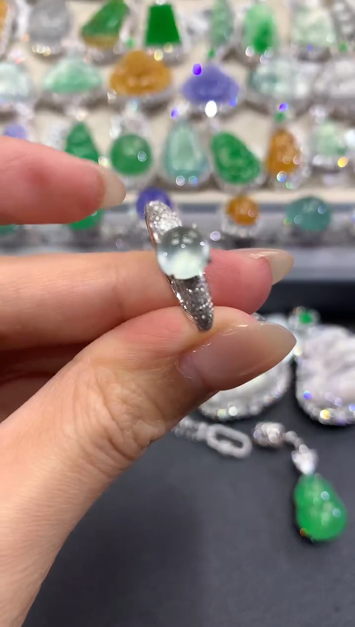 【闪购商品】翡翠戒指18K金镶嵌w44      