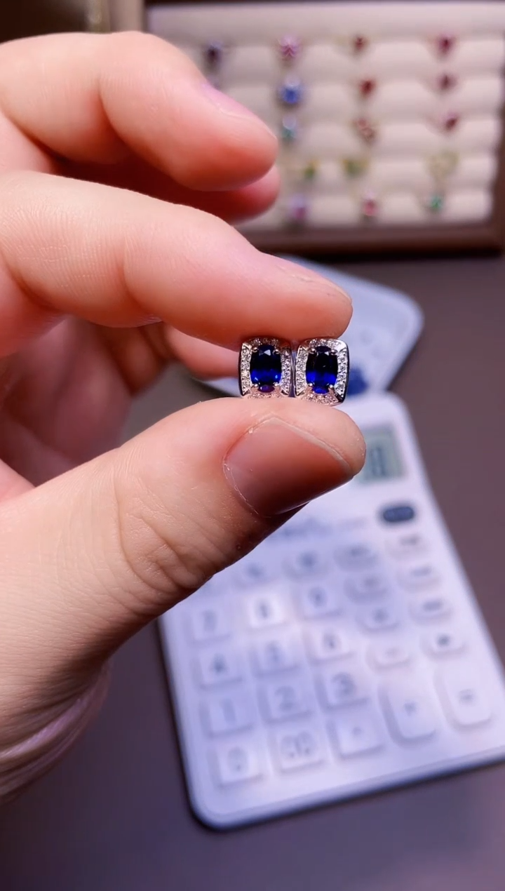【闪购商品】蓝宝石耳饰银S925镶嵌一对