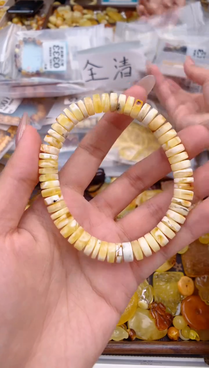 蜜蜡未镶嵌珠宝奇石39