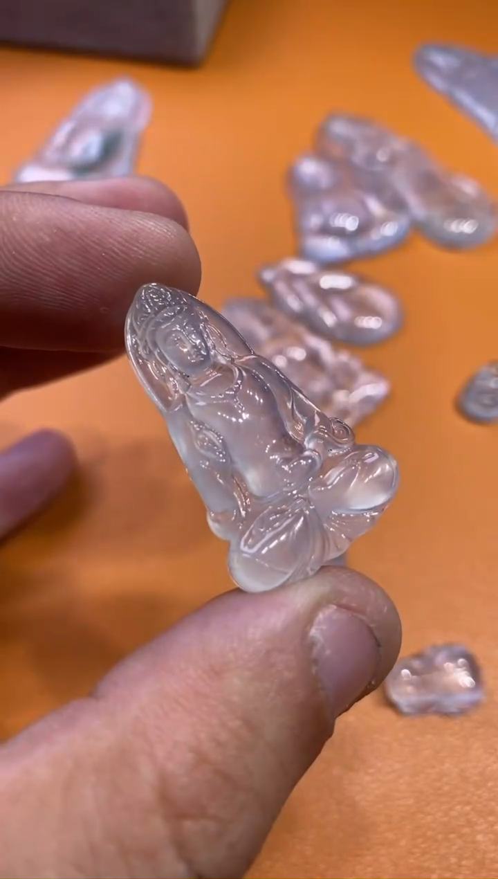 【闪购商品】翡翠吊坠(不含链)未镶嵌观音3580