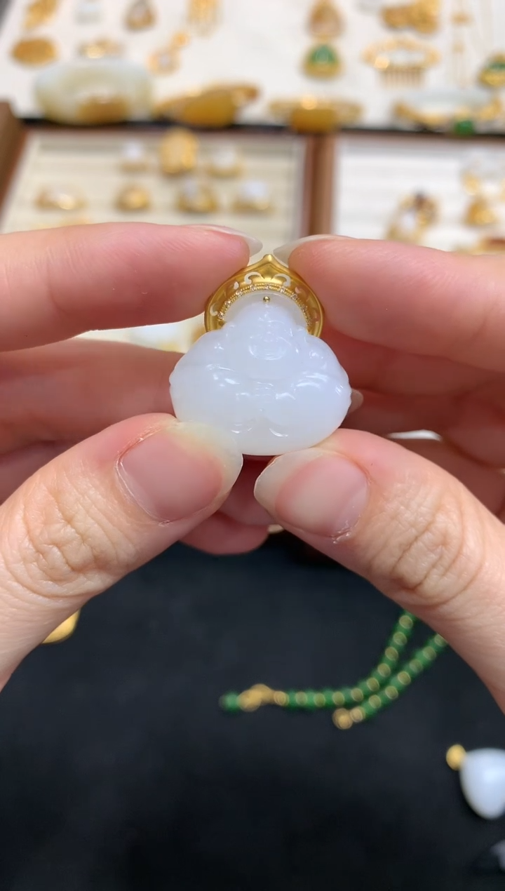 【闪购商品】和田玉吊坠(不含链)18K金镶嵌W641|3500