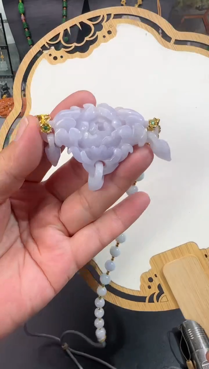 【闪购商品】翡翠颈饰未镶嵌牌子