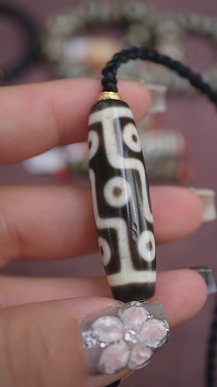 玛瑙/玉髓颈饰未镶嵌蚀花玛瑙珠定制编绳