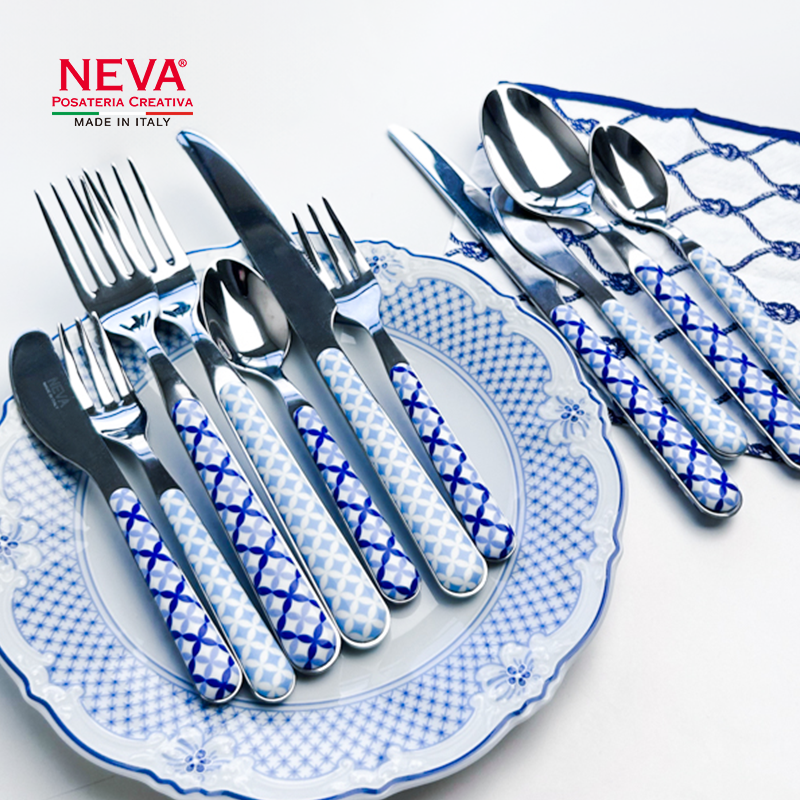 意大利NEVA原装进口餐具十字花纹系列I浅蓝色蓝色不锈钢餐刀叉勺